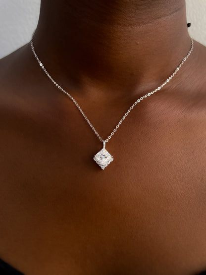 The Ara Moissanite Necklace